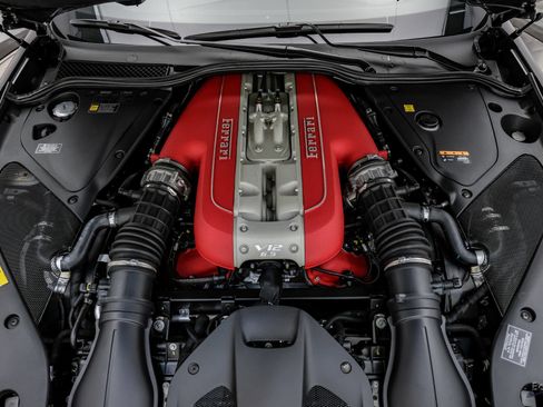 Used 2023 Ferrari 812 GTS RWD image 3