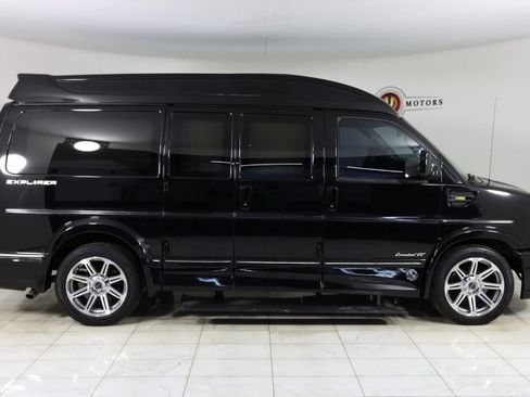 Used 2016 GMC Savana 2500 image 2