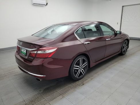 Used 2017 Honda Accord Sport image 10