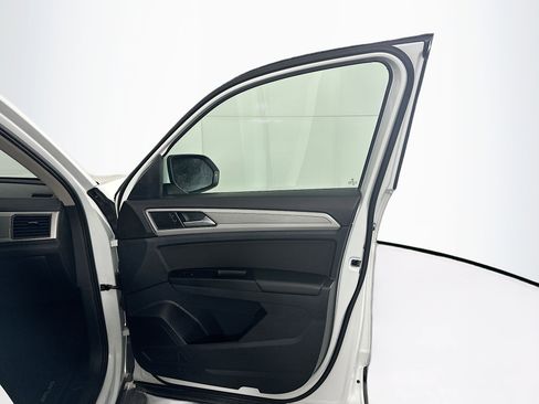 Used 2018 Volkswagen Atlas S image 30