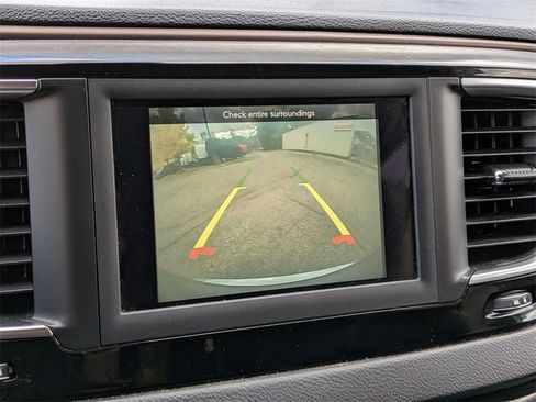 Used 2020 Chrysler Voyager Lxi image 24