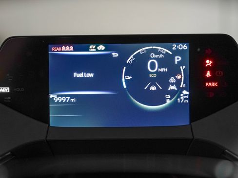 Used 2025 Toyota Prius Plug-In Hybrid image 16