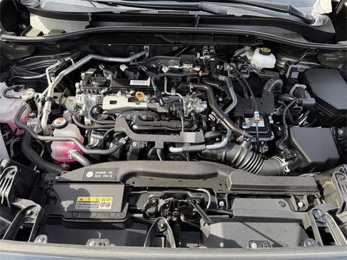 Used 2024 Toyota Corolla Cross SE image 29