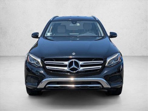 Used 2019 Mercedes-Benz GLC 350e 4MATIC image 2