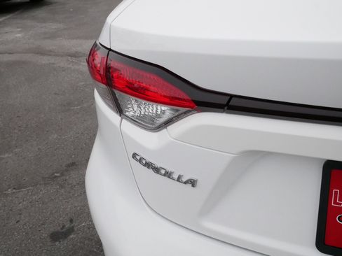 Certified 2025 Toyota Corolla LE w/ Convenience Package image 17