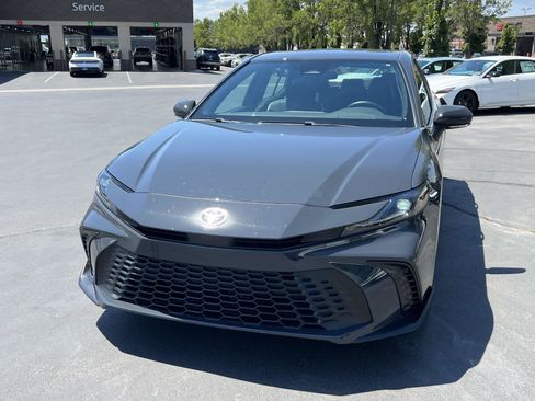 Used 2026 Toyota Camry SE FWD image 2