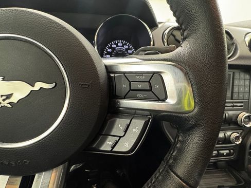 Used 2017 Ford Mustang Coupe image 23