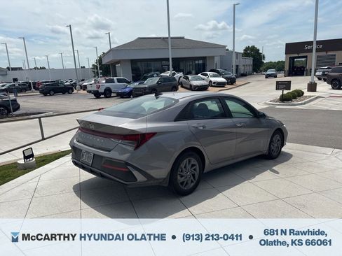 Used 2024 Hyundai Elantra SEL FWD image 7