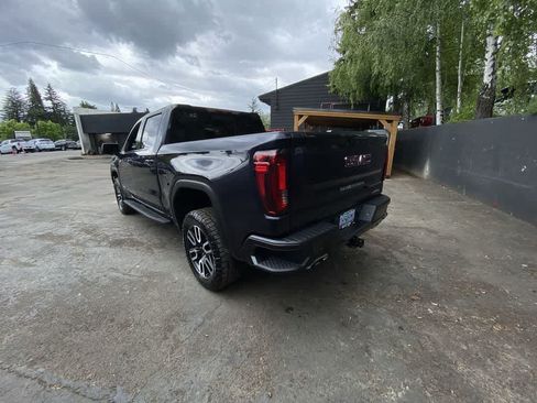 Used 2024 GMC Sierra 1500 AT4 w/ Technology Package AWD/4WD image 4