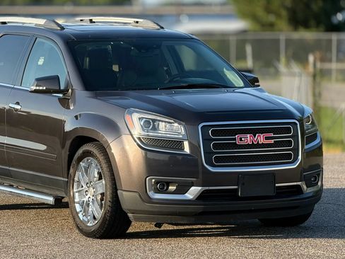 Used 2017 GMC Acadia Limited SLT AWD/4WD image 15
