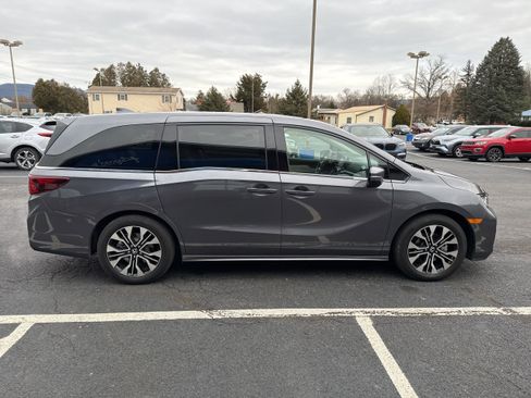 Used 2025 Honda Odyssey Elite image 7