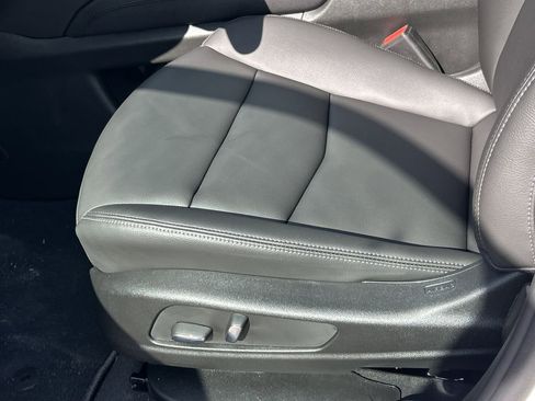 New 2025 Cadillac XT6 Luxury image 21