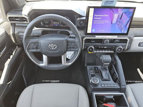 Used 2024 Toyota Tacoma Limited w/ Limited Package (LT) AWD/4WD image 10