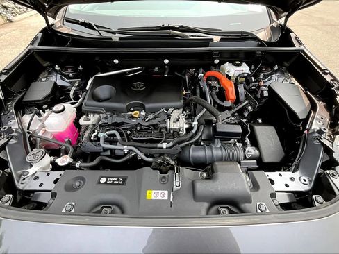 Used 2021 Toyota RAV4 XLE w/ Convenience Package image 30