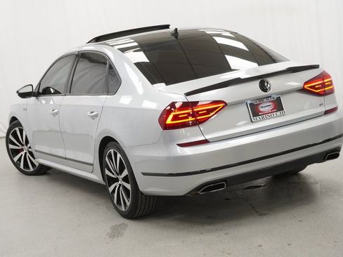 Used 2018 Volkswagen Passat 3.6 image 11