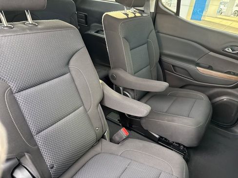 Used 2023 GMC Acadia SLE w/ Driver Convenience Package image 18