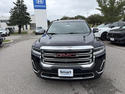 Used 2021 GMC Acadia SLT w/ Technology Package AWD/4WD image 2