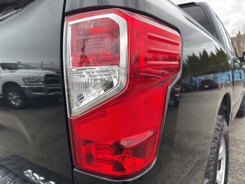 Used 2019 Nissan Titan S image 13