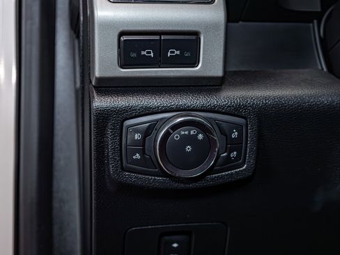 Used 2019 Ford F350 Lariat image 16