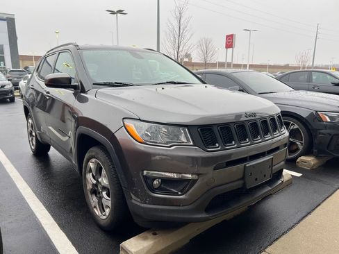 Used 2021 Jeep Compass Latitude image 1
