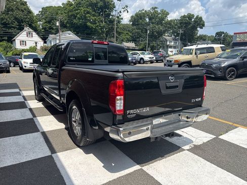 Used 2016 Nissan Frontier SV w/ SV Value Truck Package AWD/4WD image 5