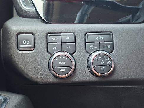 Used 2024 GMC Sierra 1500 Elevation w/ LPO, Elevation Black Package AWD/4WD image 24
