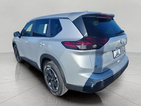 Used 2025 Nissan Rogue SV image 35