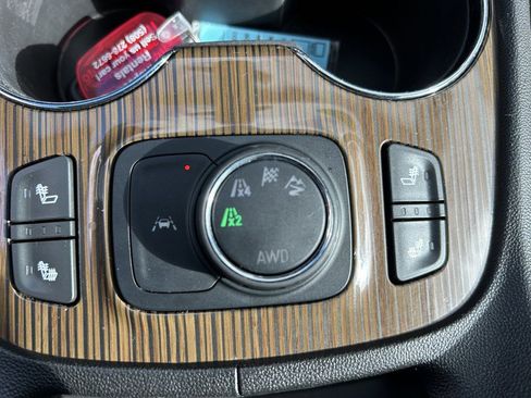 Used 2023 GMC Acadia SLE w/ Driver Convenience Package AWD/4WD image 10