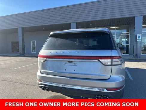 Used 2023 Lincoln Aviator Reserve w/ Equipment Group 201A image 11