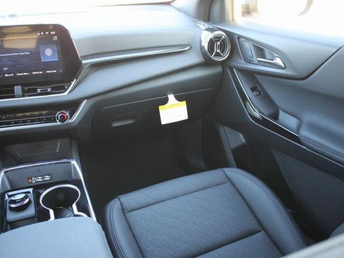 New 2026 Chevrolet Equinox LT w/ Convenience Package II image 7