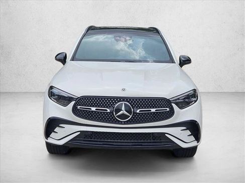 Used 2023 Mercedes-Benz GLC 300 image 2