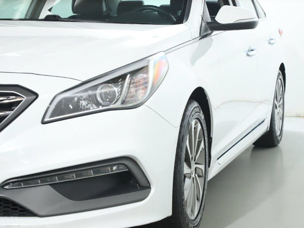 Used 2017 Hyundai Sonata Sport w/ Value Edition Package 02 FWD image 4