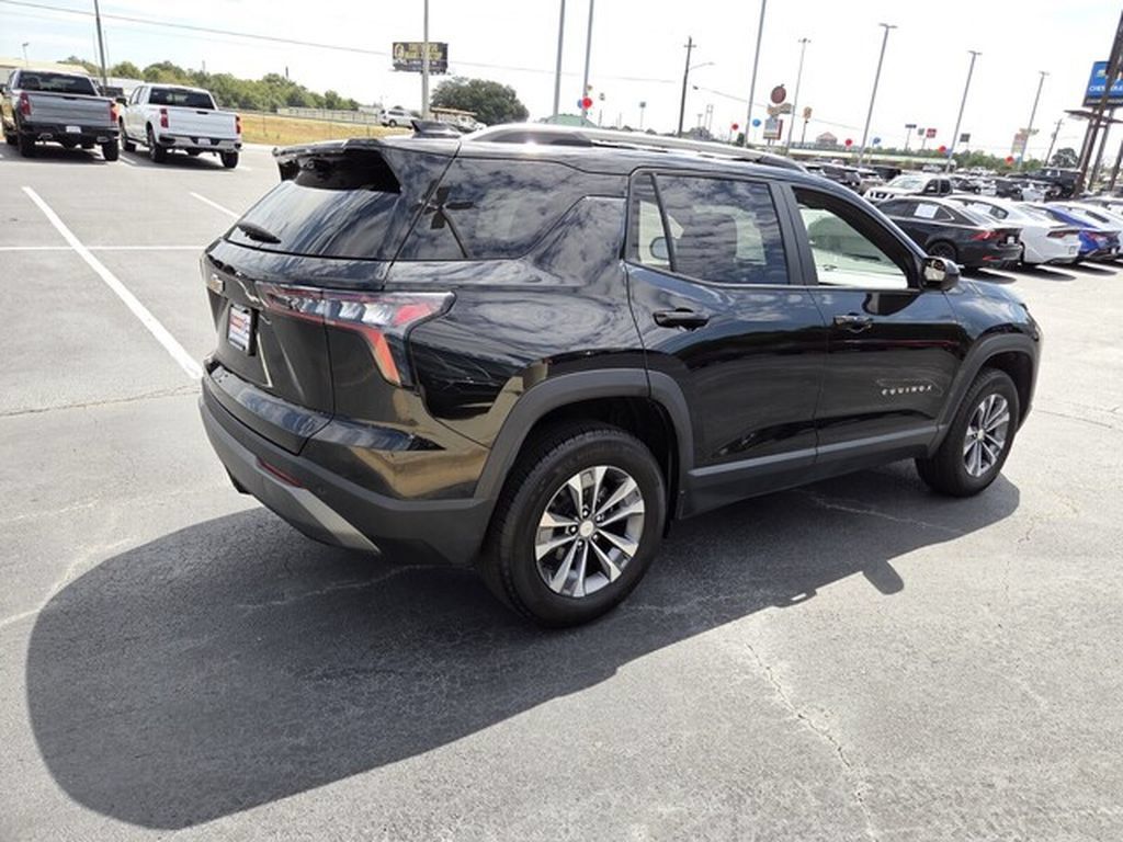 Used 2025 Chevrolet Equinox LT w/ Convenience Package II AWD/4WD image 16