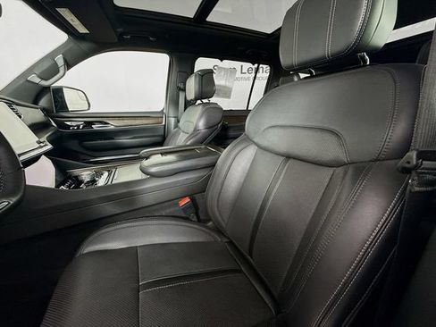 Used 2023 Jeep Grand Wagoneer 4WD w/ Flexible Seating Group image 22