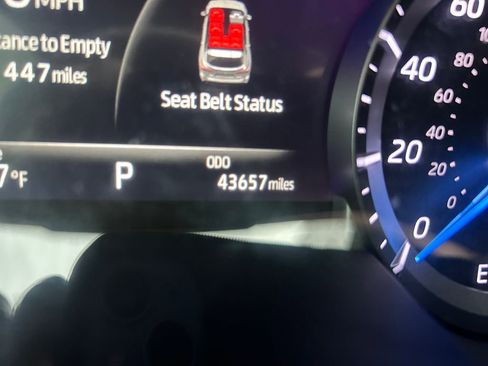 Used 2022 Toyota Highlander XLE AWD/4WD image 11