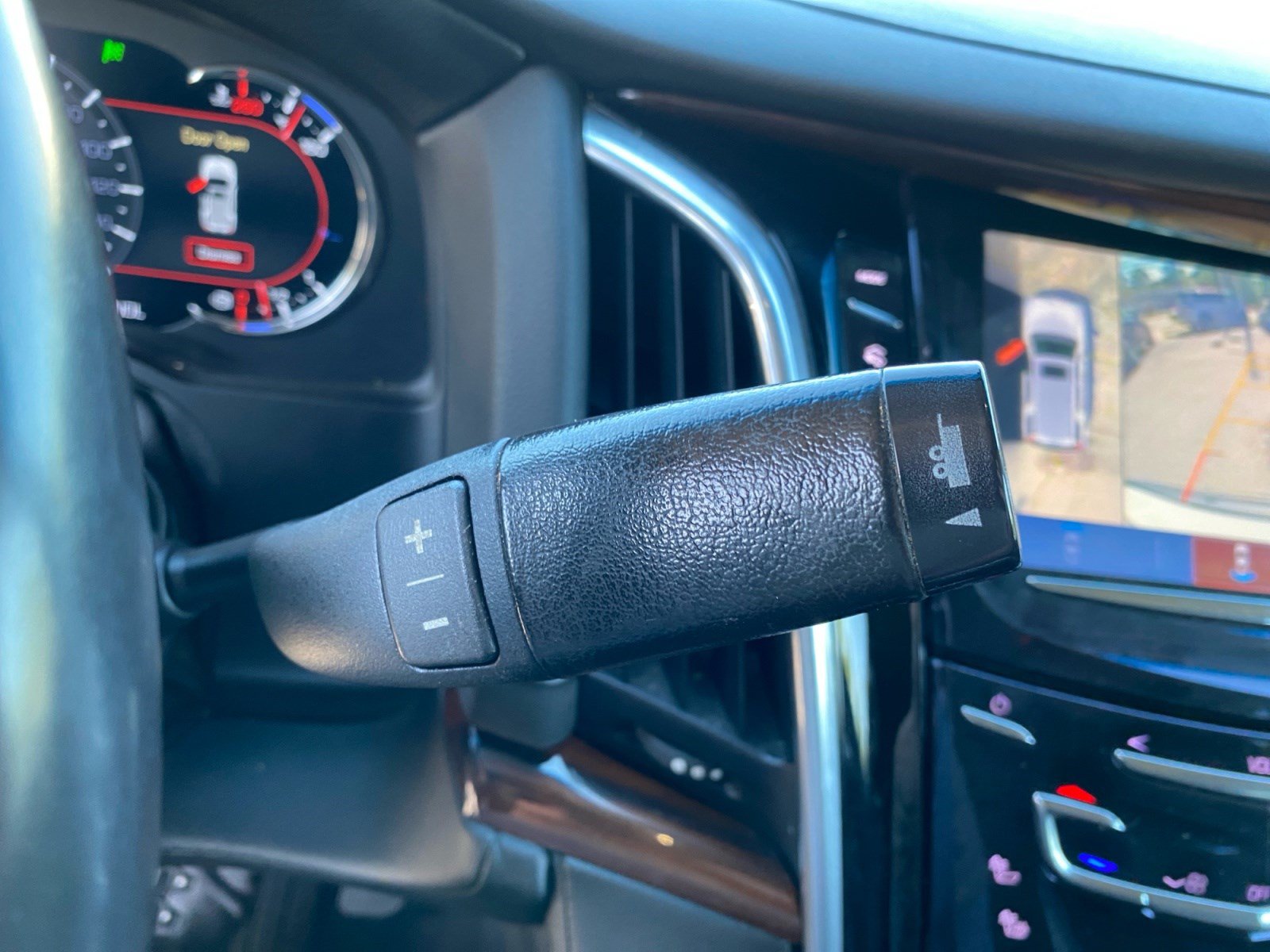 Used 2018 Cadillac Escalade 4WD image 32