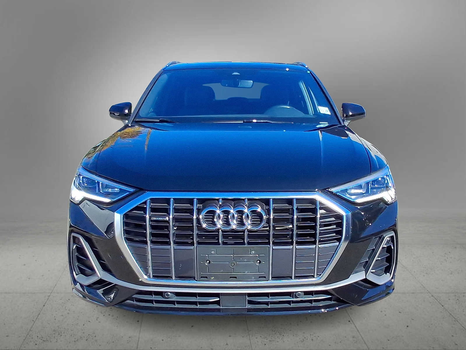 Used 2024 Audi Q3 2.0T Premium w/ Convenience Package AWD/4WD image 3