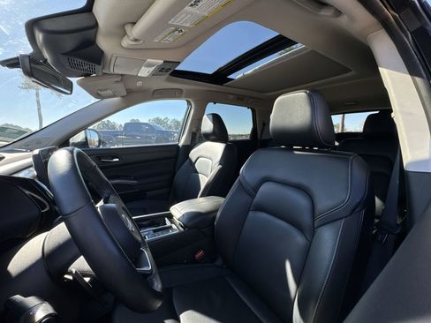 Used 2024 Nissan Pathfinder SL w/ SL Premium Package image 28