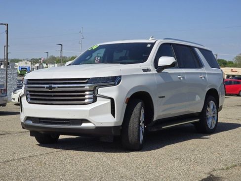 Used 2024 Chevrolet Tahoe High Country AWD/4WD image 17