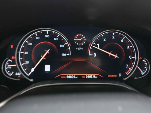 Used 2017 BMW 750i xDrive image 14