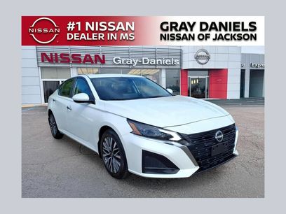 Used 2023 Nissan Altima 2.5 SV w/ SV Premium Package