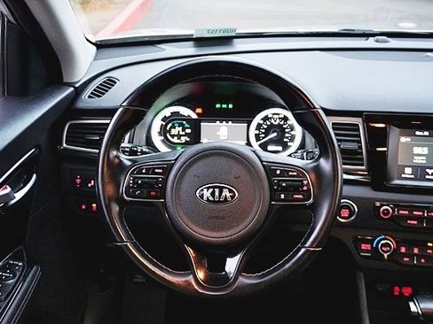 Used 2019 Kia Niro EX image 19