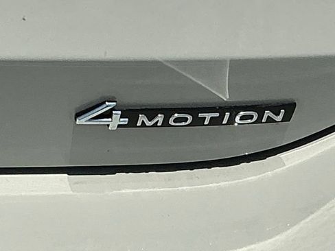 Certified 2026 Volkswagen Tiguan SEL R-Line AWD/4WD image 11