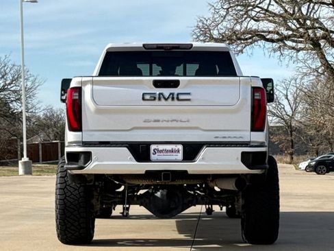 Used 2024 GMC Sierra 2500 Denali Ultimate AWD/4WD image 8