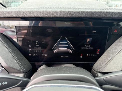 Used 2025 GMC Yukon XL Denali image 6