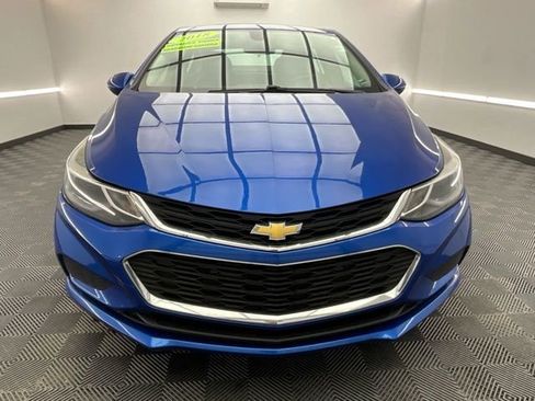 Used 2018 Chevrolet Cruze LT image 2