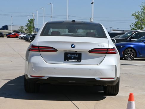 New 2026 BMW 530i w/ Executive Package RWD image 6