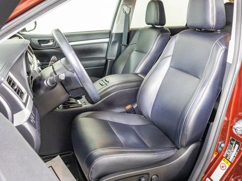Used 2017 Toyota Highlander XLE AWD/4WD image 24