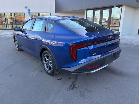 New 2025 Kia K4 LXS image 8