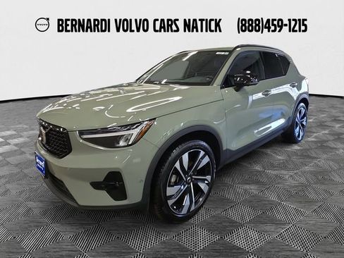 Certified 2023 Volvo XC40 B5 Plus w/ Protection Package Premier image 1